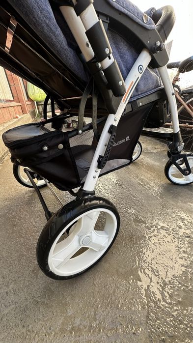 Коляска очень хорошем состоянии