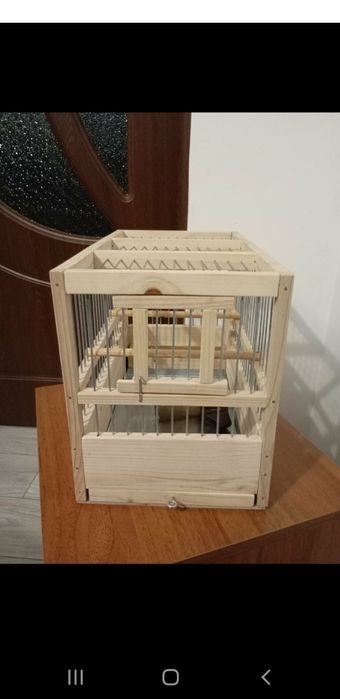 Colivii canari de lemn