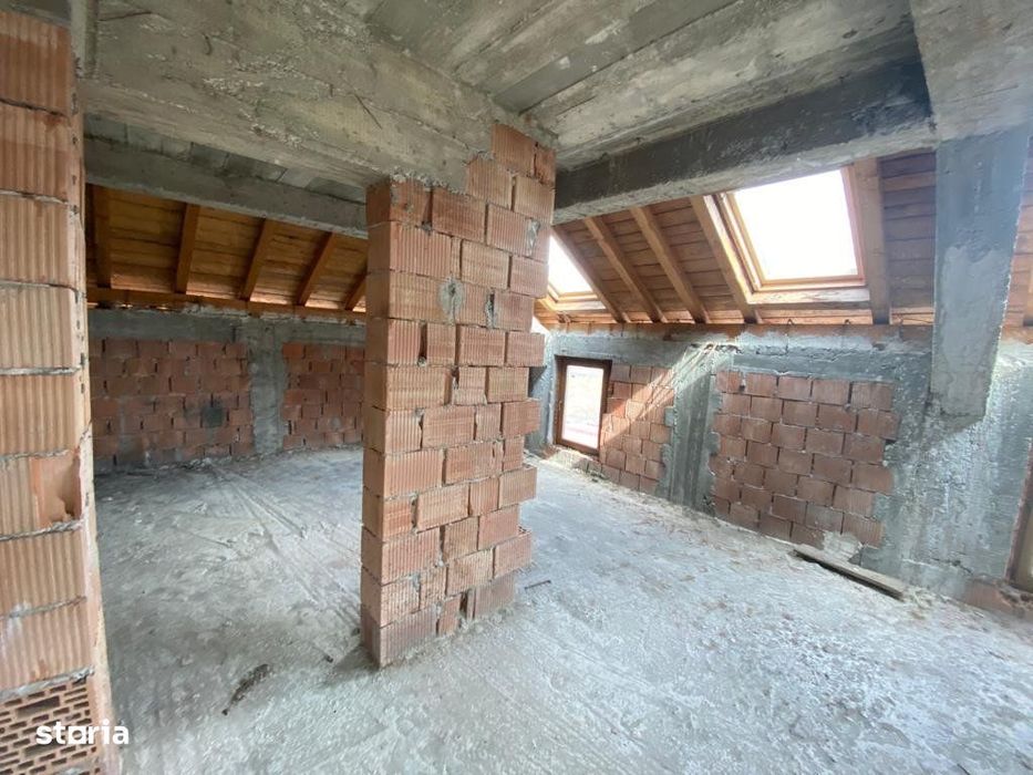 BUSTENI, VILA NEFINALIZATA 680 mp - Teren 400 MP - Strada Erou Stanica