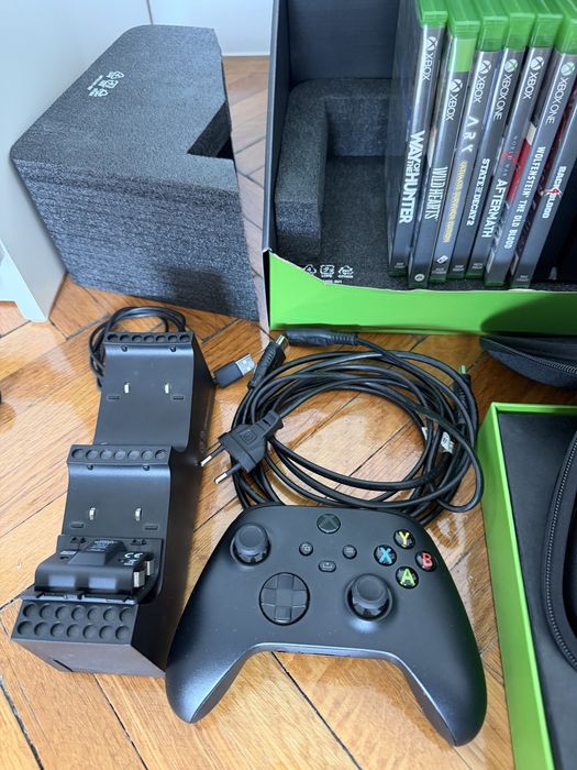 Xbox Series X+accseorii+jocuri ca Nou