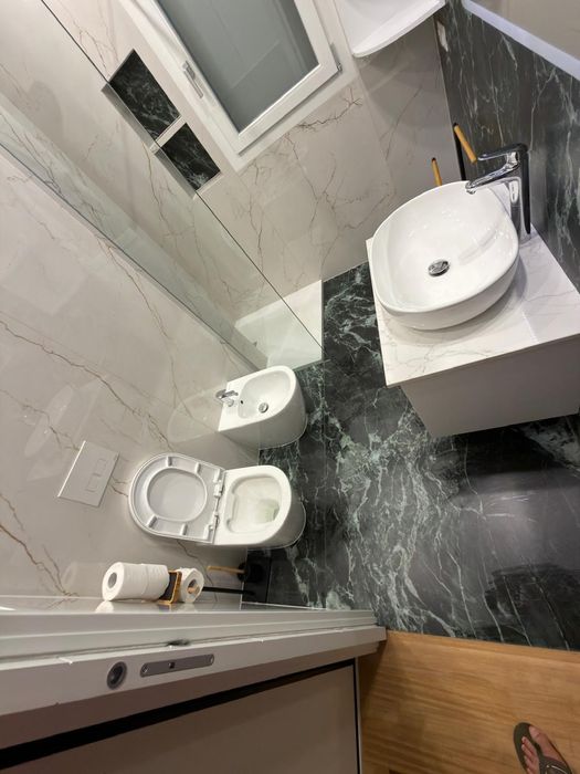 De inchiriat  apartament cu 2 camere decomandate et1