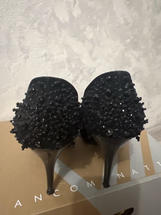 Продам туфли на каблуке