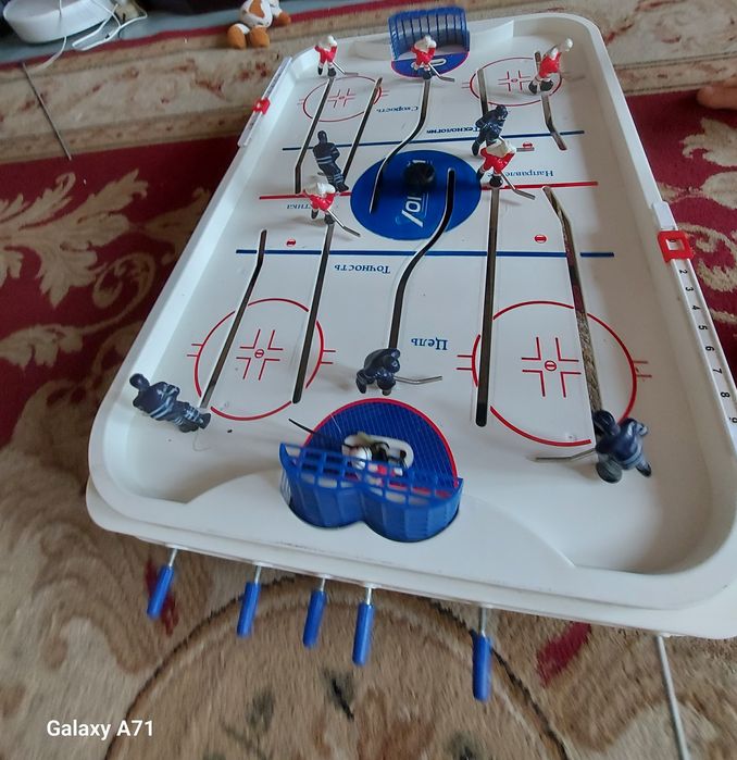 Хоккей  игрушечный