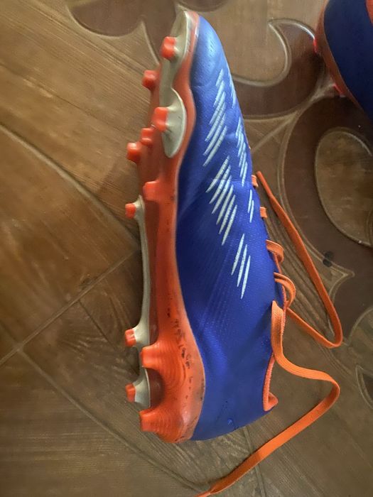 Футбольные бутсы