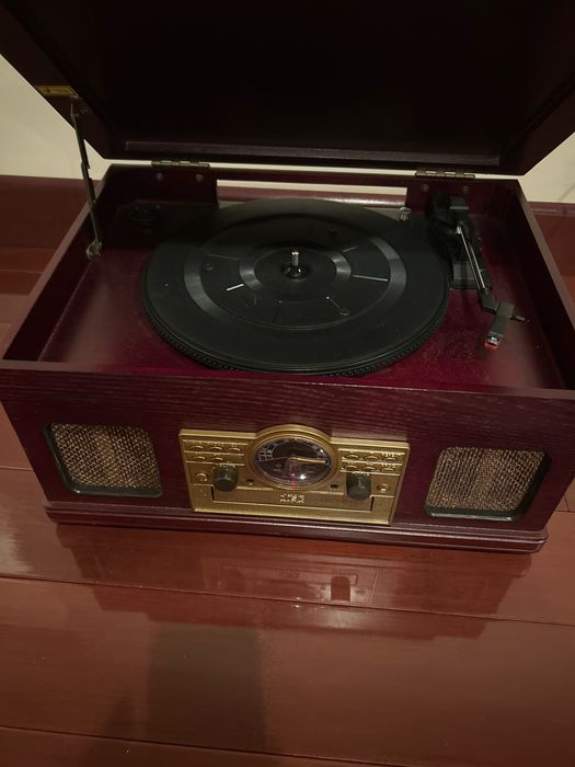 Pachet complet Retro: Pickup / Sistem audio vintage (CD, Radio, AUX) + 31 Discuri Vinil
