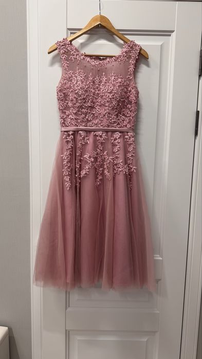 Продам платье размер 42