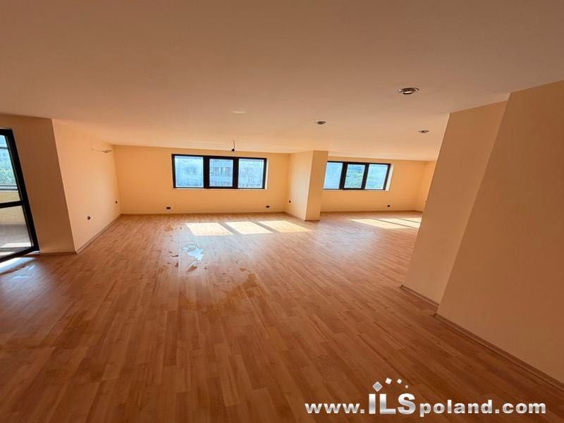 Продава се Многостаен апартамент в Варна, Окръжна болница - 195 кв.м за 1944 €/кв.м - Снимка #8