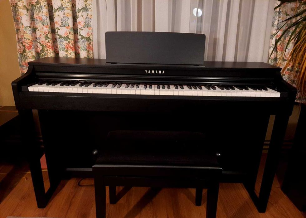 Pian Yamaha CLP-525 de vânzare