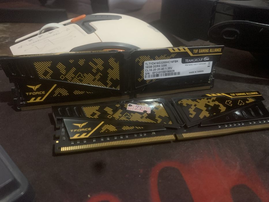 ОЗУ DDR4 16 Gb в отличном состоянии