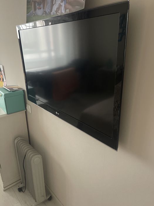 Телевизор LG продам