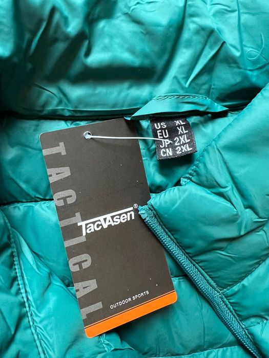 Ново преходно яке с етикет. Размер XL.