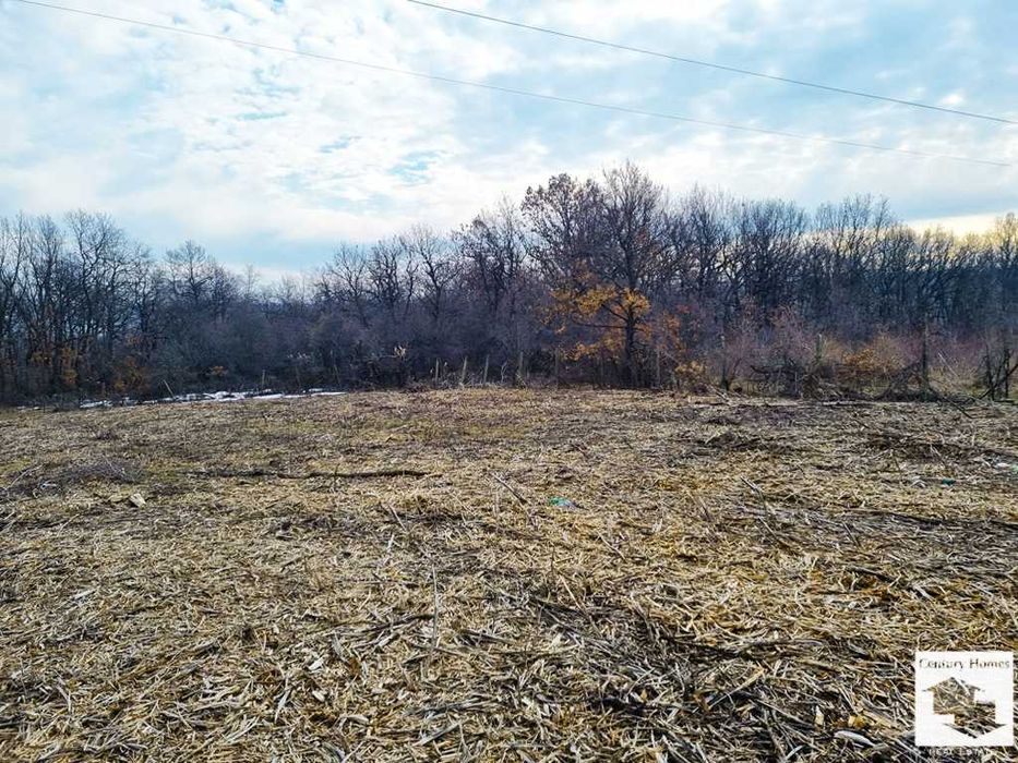 116210 Два парцела, подходящи за застрояване в с. Момин сбор