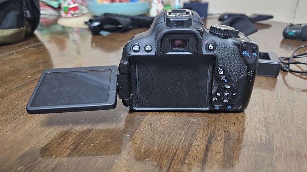 Фотоаппарат Canon 650d