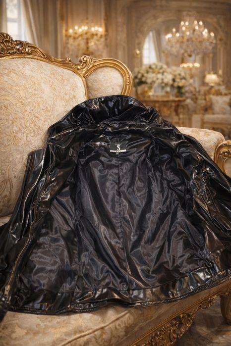 Кожаная лакированная куртка Яндекс отправка БТС BTS есть