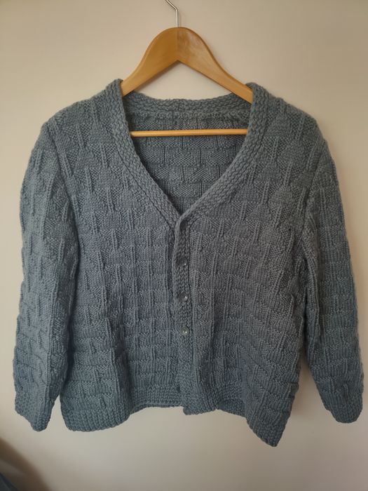 Ръчно плетена жилетка