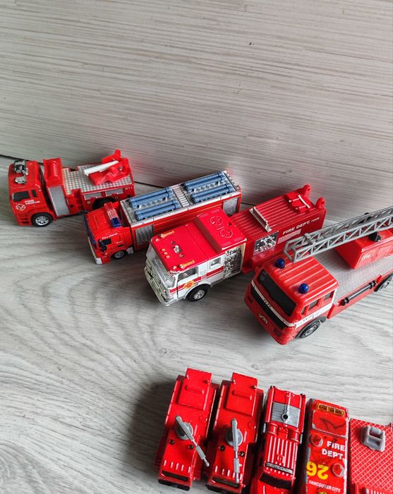 Lot mașinuțe pompieri și intervenție – Machete metal (Amercom/Siku) și plastic