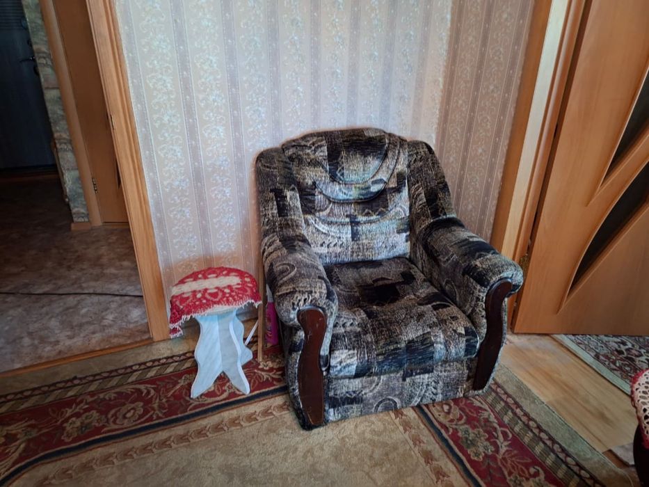 Продам диван и кресло