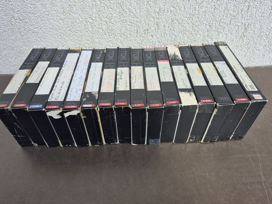 Vând 19 casete video VHS originale TDK  colectie filme  diferite de 180-240 minute