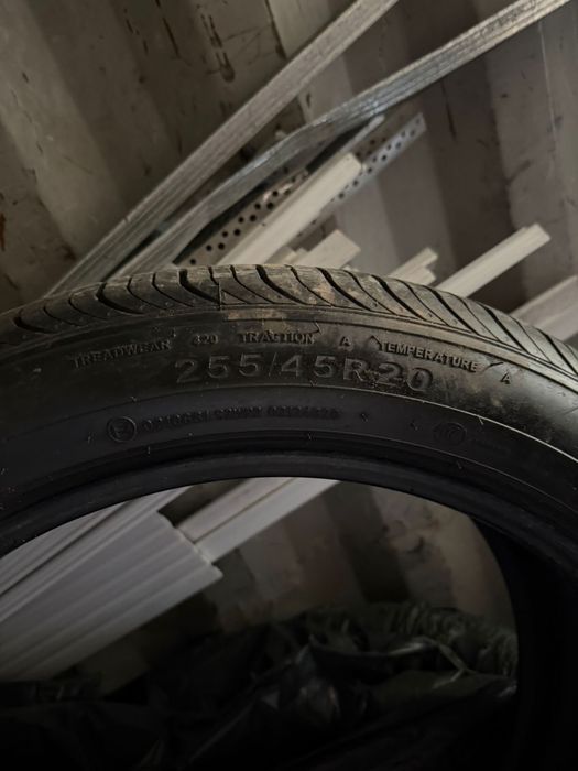 Шина 255/45 R20 летний.