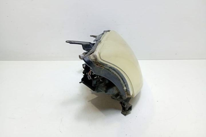 Far dreapta Toyota Avensis a 2-a generatie T25 (facelift) seria