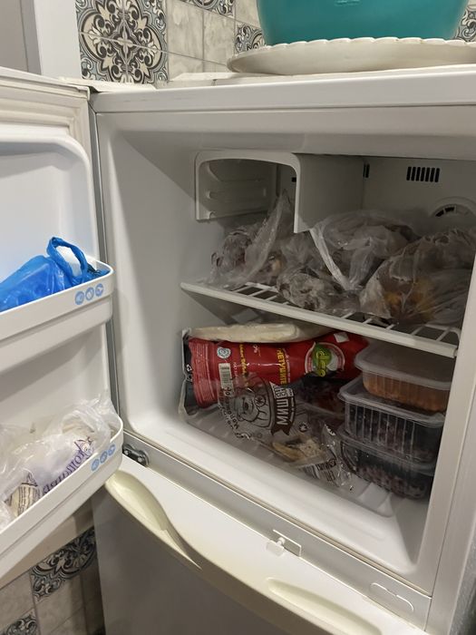 Холодильник белый