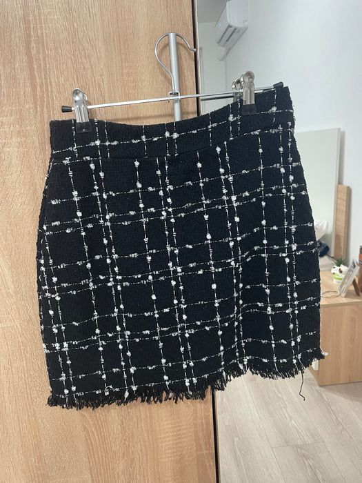 Нови къси черни поли