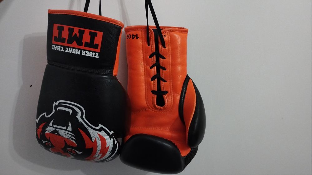 Перчатки оригинал боксерские