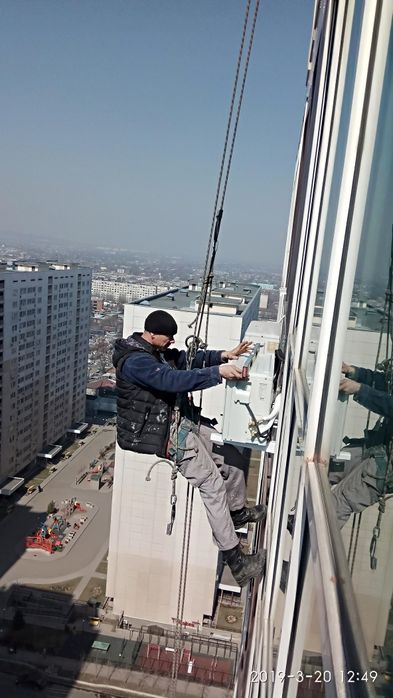 Альпинисты. Высотные работы.