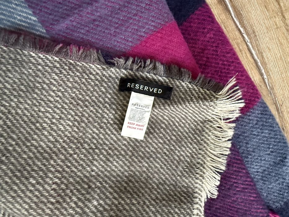 Шал дамски Reserved