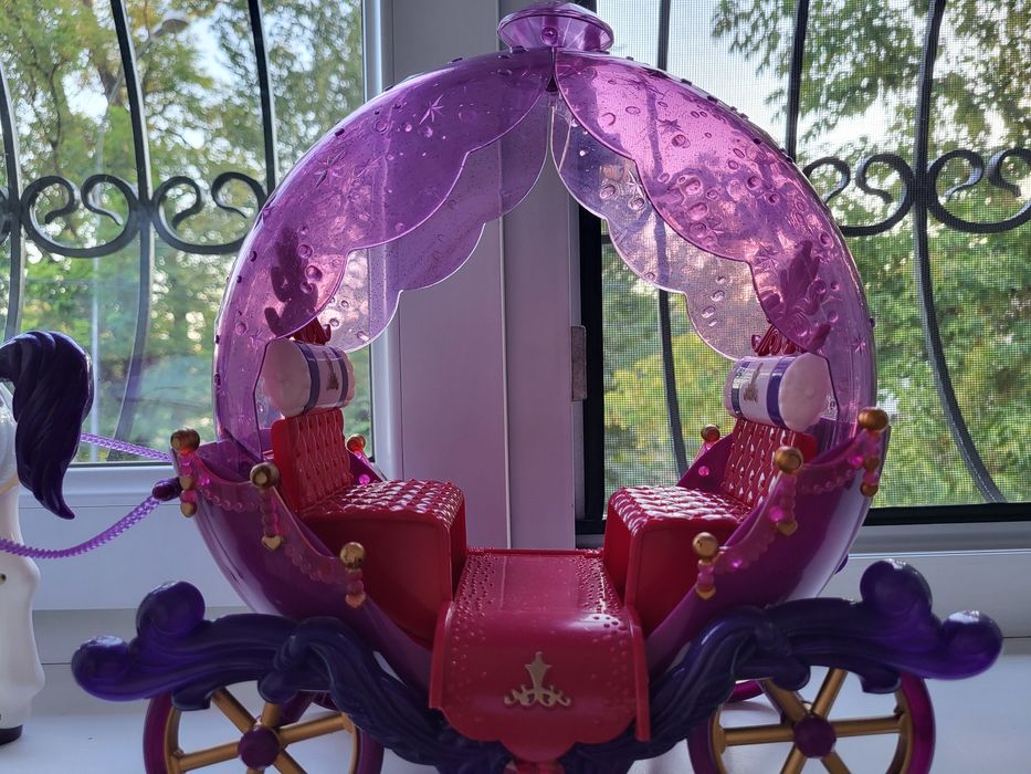 Продам игрушечную карету