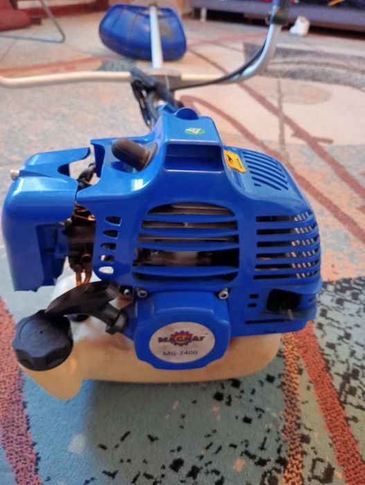 Продам триммер почти новый