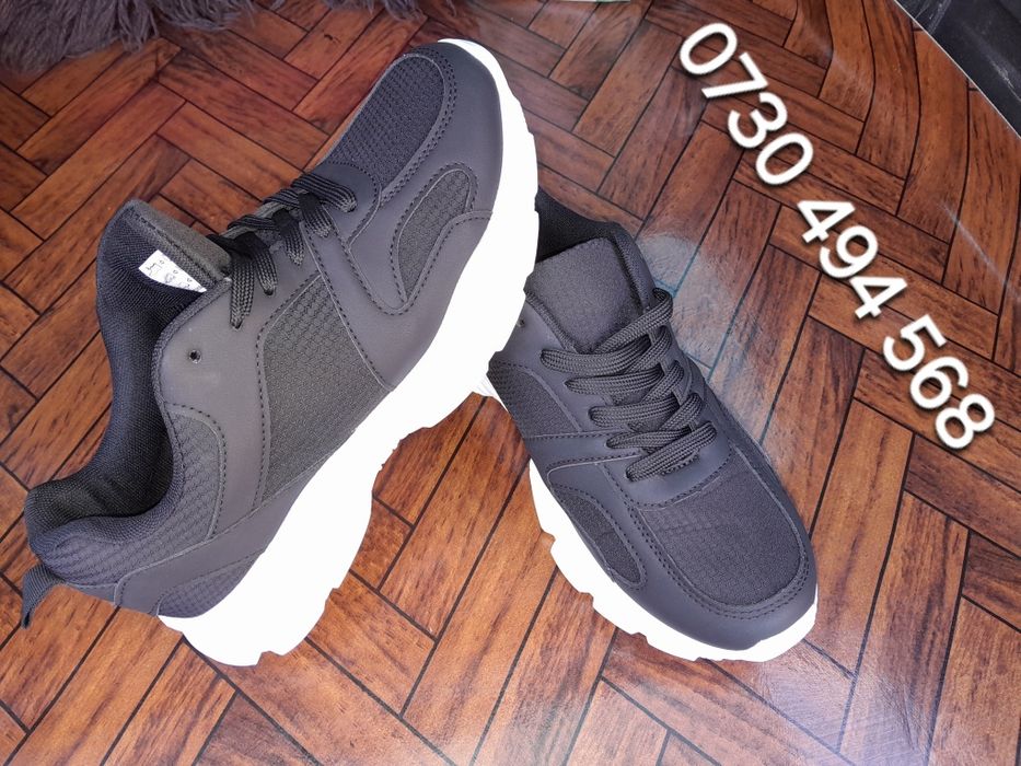 Lapte praf Aptamil 2 ,Adidași nr 40
