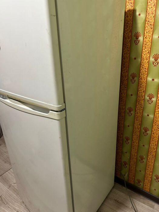 Продам холодильник лж