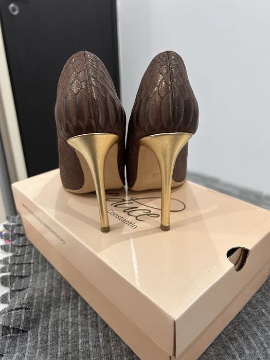 2 perechi Pantofi piele marime 36