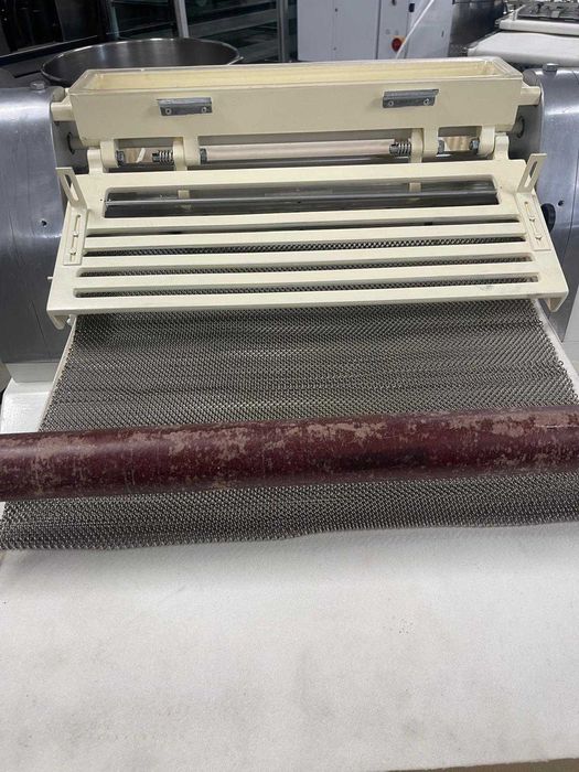 Masina foietaj turat aluat