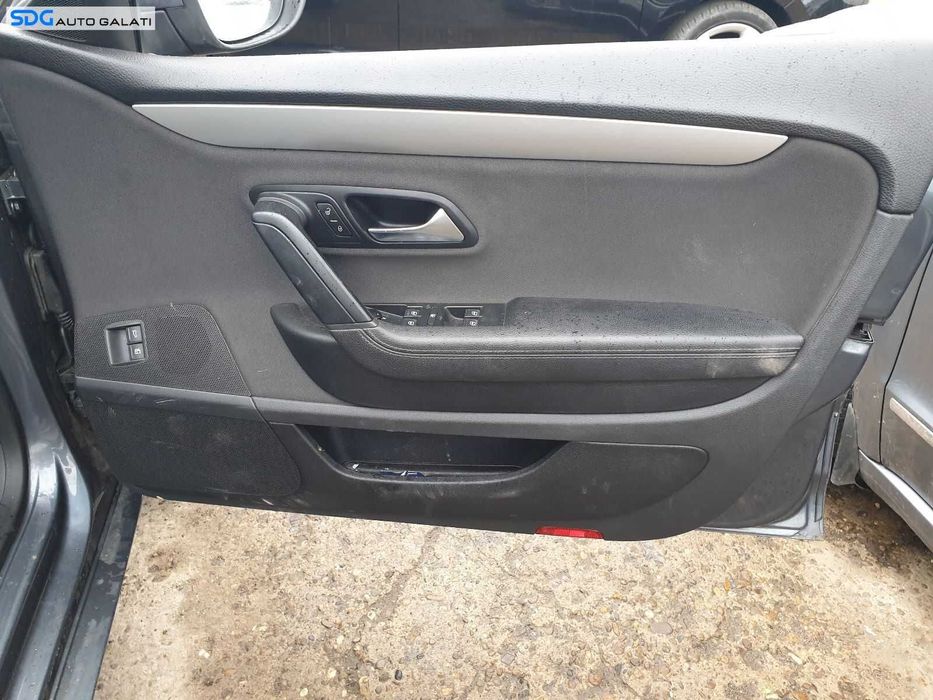 Panou Tapiterie Fata Interior Usa Portiera Dreapta Fata Sofer Volkswagen Passat CC 2008 - 2012 [0393]