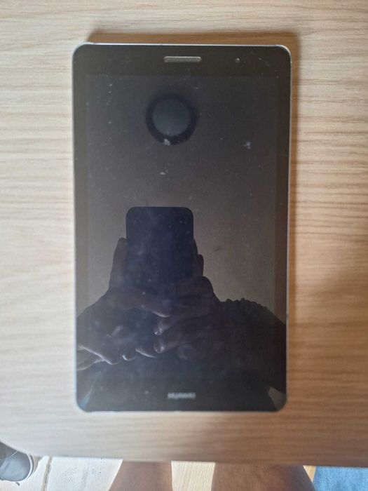 Huawei MediaPad T3 – pentru piese (nu pornește)