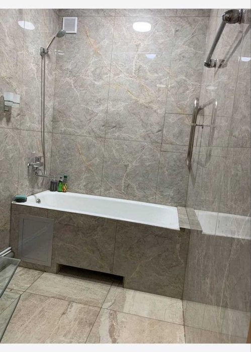 Продается квартира в Яшнабадском районе Паркетский рынок 3х ком 5-этаж