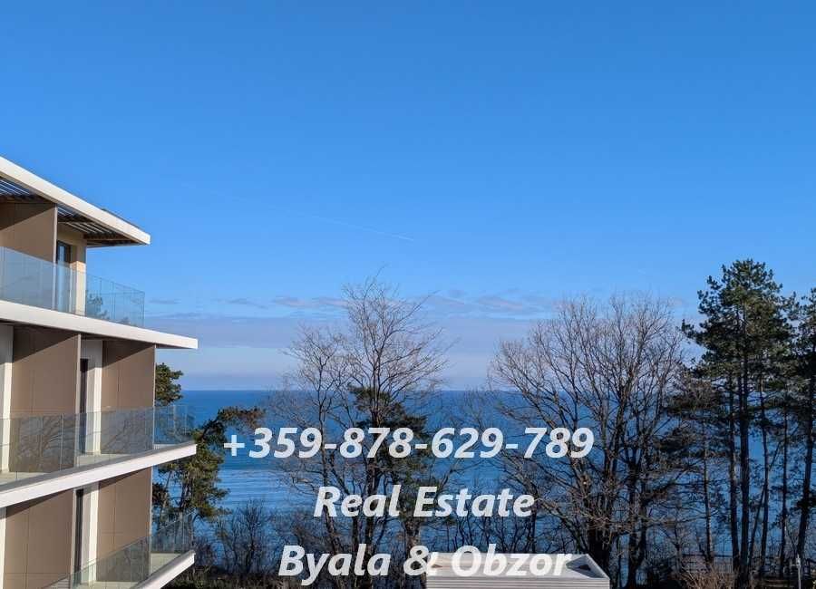 Обзаведен двустаен апартамент с морска гледка на първа линия