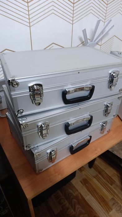 Алюминиевый кейс дипломат