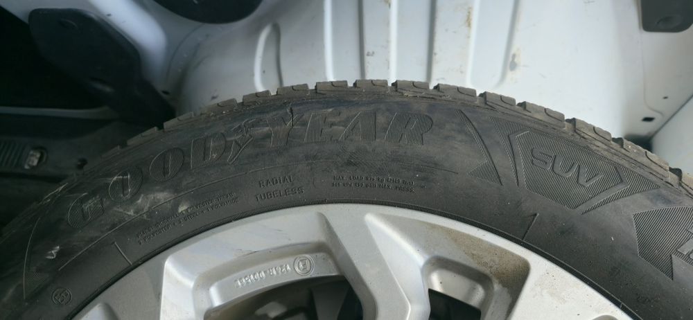 Зимни гуми Good Year 235/60/18