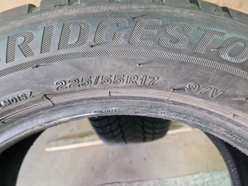 2 Bridgestone R17 225/55
зимни гуми 
DOT2519