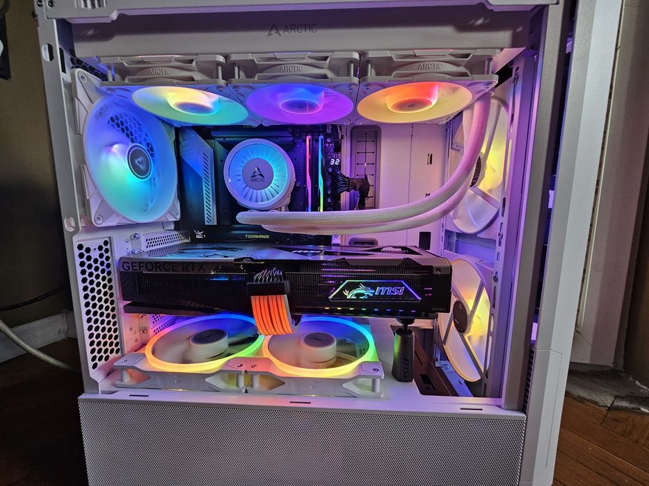 Arctic liquid freezer 360 AIO iii pro argb white водно охлаждане  бяло