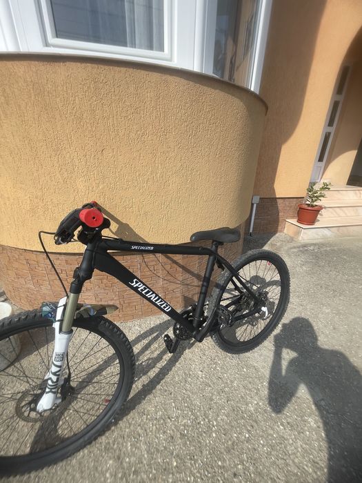 Bicicleta MTB Specialized-aproape noua , pret negociabil .