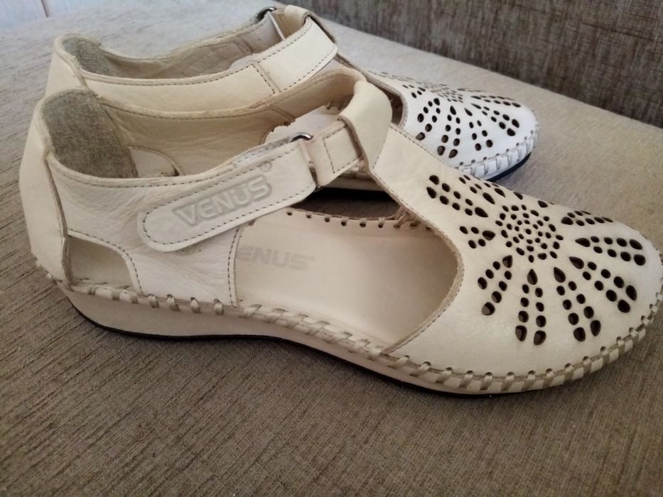 Обувь женская 25000 тг