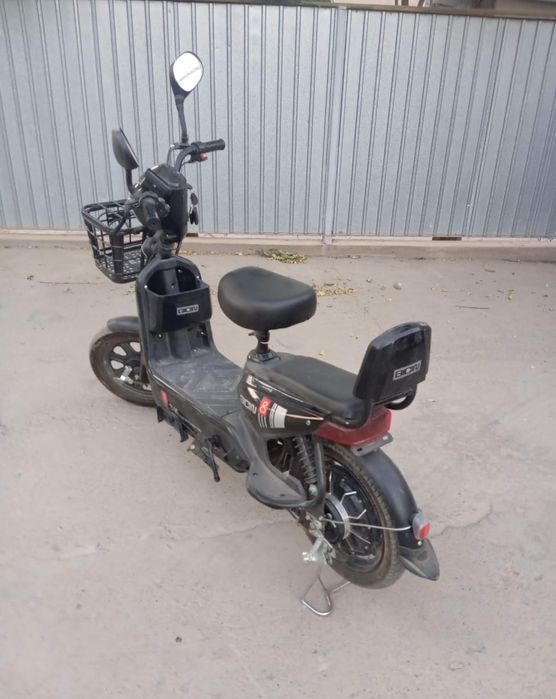 Продам электро скутер SK8