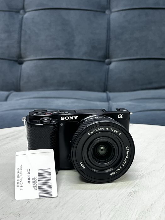 Sony ZV-E10.