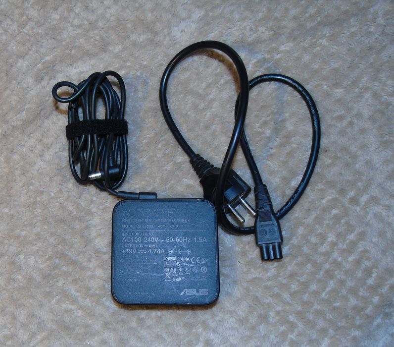 Захранване за лаптоп ASUS ADP-90YD B