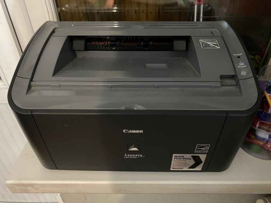 Продаётся лазерный принтер Canon L11121E.