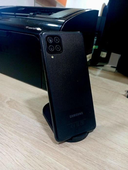 Продам телефон Samsung a12